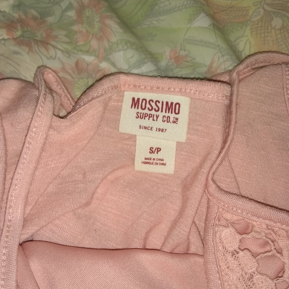 💕3/25💕beautiful peachy floral tank top - Picture 7 of 7